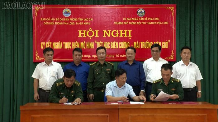 Ký kết nghĩa thực hiện mô hình "Tiết học biên cương - Mái trường biên giới”.