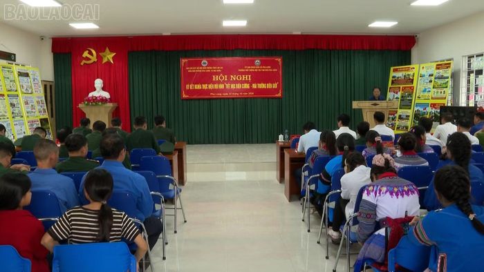 Quang cảnh Hội nghị ký kết nghĩa thực hiện mô hình “Tiết học biên cương - Mái trường biên giới”.