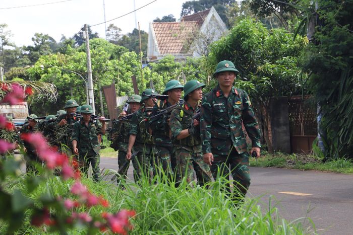 Các đơn vị tổ chức hành quân trong diễn tập