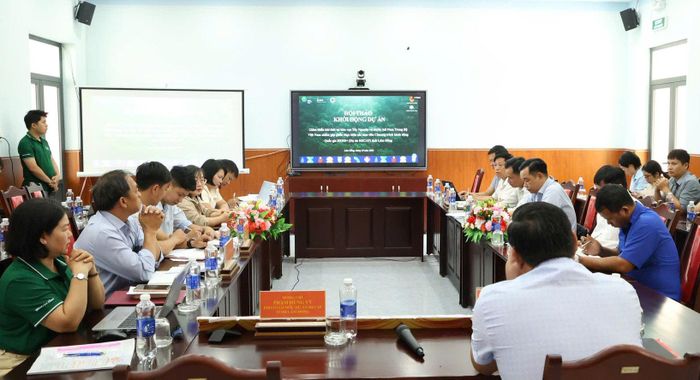 Các đại biểu tham dự hội thảo