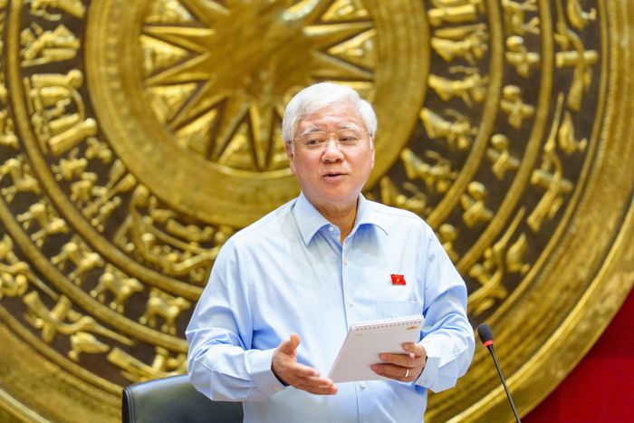 Đồng chí Đỗ Văn Chiến, Ủy viên Bộ Chính trị, Phó Chủ tịch Thường trực Quốc hội phát biểu thảo luận tại Tổ 7