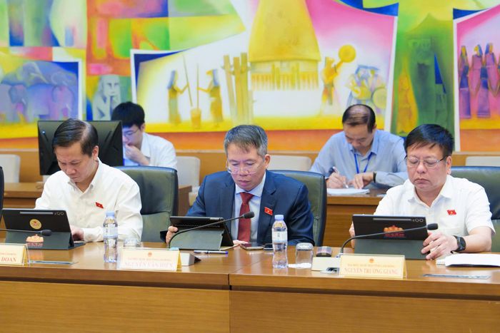 ĐBQH tỉnh Lâm Đồng tham dự tại phiên thảo luận tổ