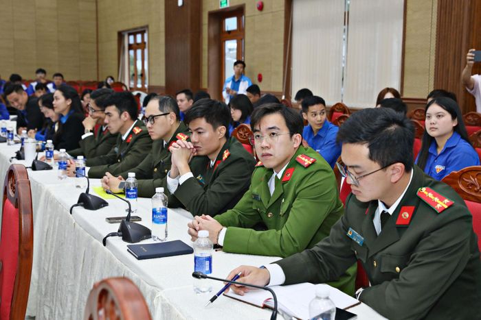 Đoàn viên, thanh niên lực lượng Công an tỉnh tham dự hội nghị đối thoại