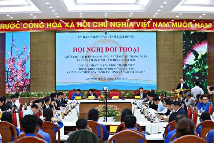 Quang cảnh hội nghị đối thoại Chủ tịch UBND tỉnh Lâm Đồng với thanh niên