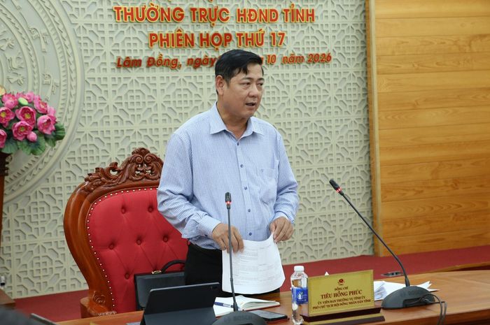 Đồng chí Tiêu Hồng Phúc, Ủy viên Ban Thường vụ Tỉnh ủy, Phó Chủ tịch HĐND tỉnh Lâm Đồng phát biểu tại phiên họp
