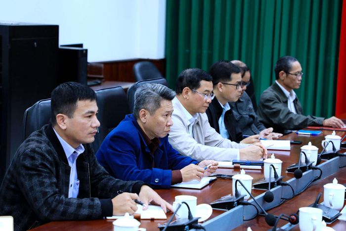 Các thành viên Ban Giám khảo và Tổ Thư ký Giải Báo chí về xây dựng Đảng tỉnh Lâm Đồng lần thứ II năm 2026 dự cuộc họp