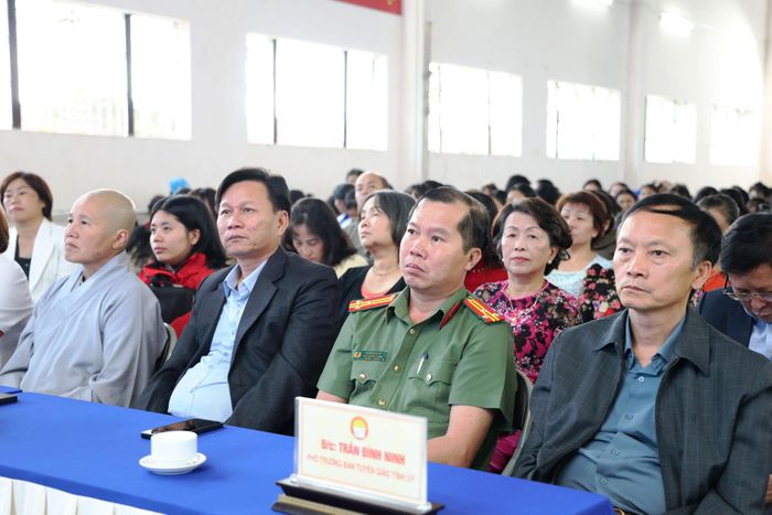 Đại diện lãnh đạo các sở, ban, ngành tham dự tại Chương trình Hưởng ứng Tháng Khuyến học