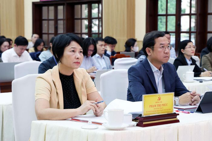 Phó Bí thư Tỉnh ủy, Chủ tịch Ủy ban MTTQ Việt Nam tỉnh Phạm Thị Phúc và đồng chí Tôn Thiện Đồng, Ủy viên Ban Thường vụ Tỉnh ủy, Trưởng Ban Tổ chức Tỉnh ủy dự tại điểm cầu Lâm Đồng