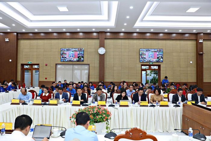 Quang cảnh hội nghị