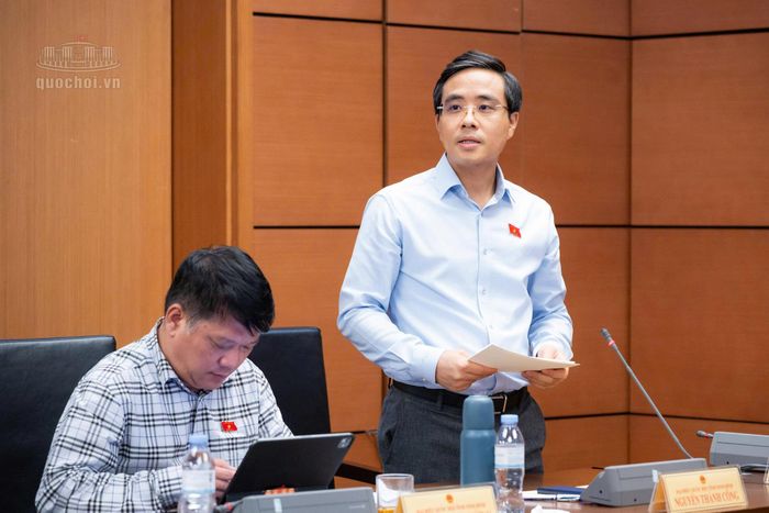 Đại biểu Nguyễn Thành Công, Ủy viên, ĐBQH hoạt động chuyên trách tại Ủy ban Kinh tế và Tài chính của Quốc hội phát biểu thảo luận.