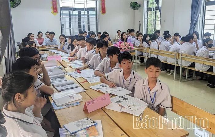 Quang cảnh giờ học văn hóa kết hợp nghề tại Phân hiệu Phúc Yên.