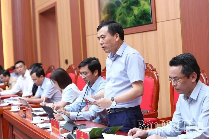 Lãnh đạo Sở Khoa học và Công nghệ báo cáo dự thảo Đề án thành lập Trung tâm Đổi mới sáng tạo tỉnh Phú Thọ.