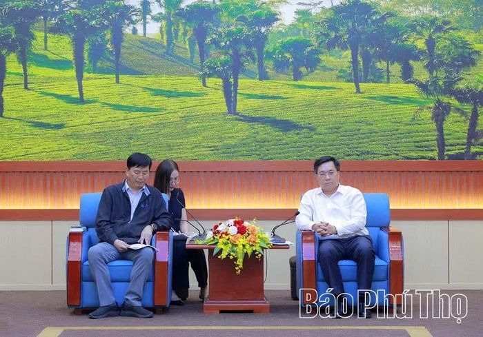 Chủ tịch UBND tỉnh Trần Duy Đông tiếp và làm việc với Giám đốc Công ty TNHH Hanyang Digitech Vina Choi Dong Hyeon.