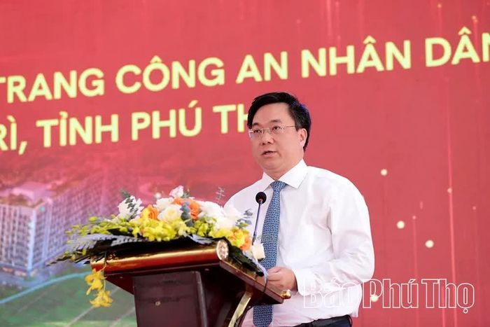 Đồng chí Chủ tịch UBND tỉnh Trần Duy Đông phát biểu tại lễ khởi công.