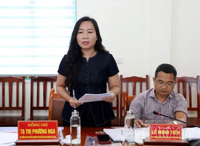 Thành viên Đoàn kiểm tra đóng góp ý kiến tại buổi kiểm tra.
