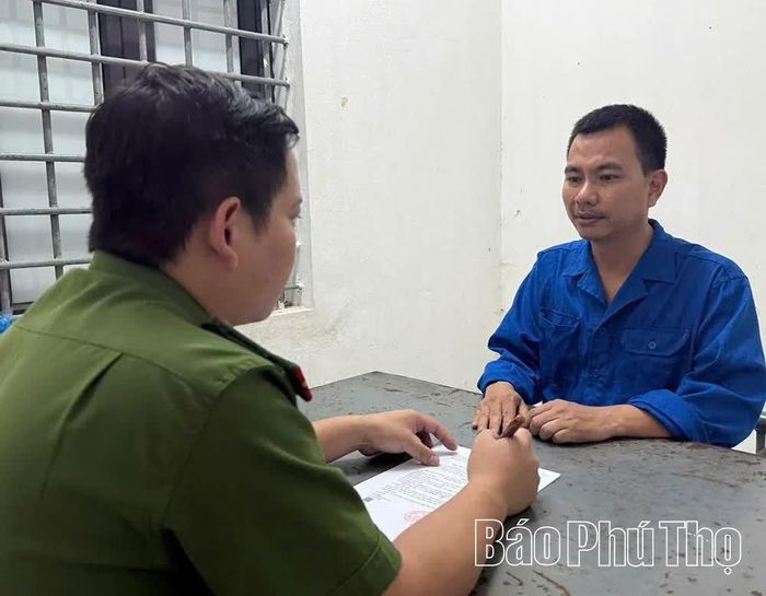 Cơ quan Cảnh sát điều tra Công an tỉnh Phú Thọ lấy lời khai bị can Nguyễn Trung Vựng - Chủ tịch HĐQT kiêm Tổng Giám đốc Công ty Cổ phần Xây dựng Hợp Kim 889.