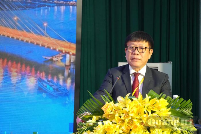 PGS.TS Nguyễn Đức Vượng, Hiệu trưởng Trường đại học Quảng Bình phát biểu khai mạc hội thảo khoa học quốc tế - Ảnh: H.L