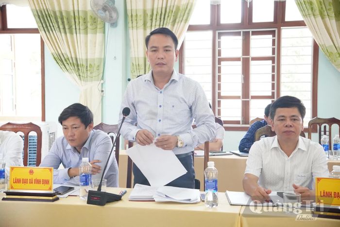 Đại diện lãnh đạo các xã báo cáo tại buổi làm việc - Ảnh: Đ.V