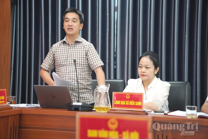 Đại diện lãnh đạo các xã báo cáo tại buổi làm việc - Ảnh: Đ.V