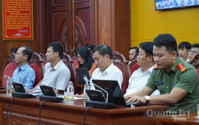 Các đại biểu dự buổi làm việc - Ảnh: H.L