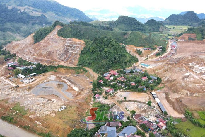 Thi công Dự án đầu tư xây dựng tuyến đường bộ cao tốc Hòa Bình - Mộc Châu, đoạn qua địa bàn tỉnh Sơn La.