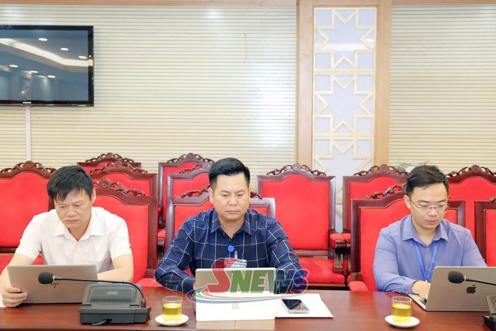 Các đại biểu dự cuộc làm việc.