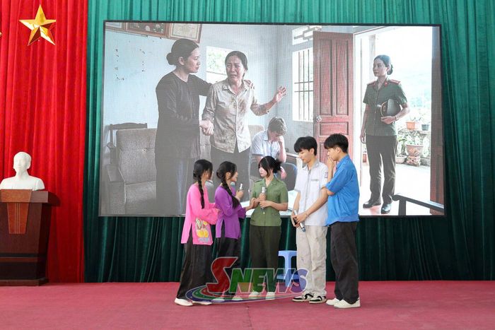 Tiểu phẩm “Tấm khiên trên không gian ảo” của học sinh Trường THPT Mai Sơn.