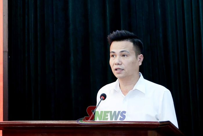 Lãnh đạo Báo và Phát thanh, truyền hình Sơn La phát biểu tham luận tại hội nghị