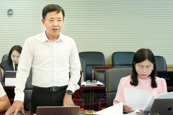 Lãnh đạo Báo và Phát thanh, truyền hình Sơn La phát biểu tại cuộc làm việc.