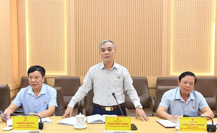 Thượng tướng Phạm Hồng Hương, Phó Chủ tịch Hội Cựu chiến binh Việt Nam phát biểu tại buổi làm việc.