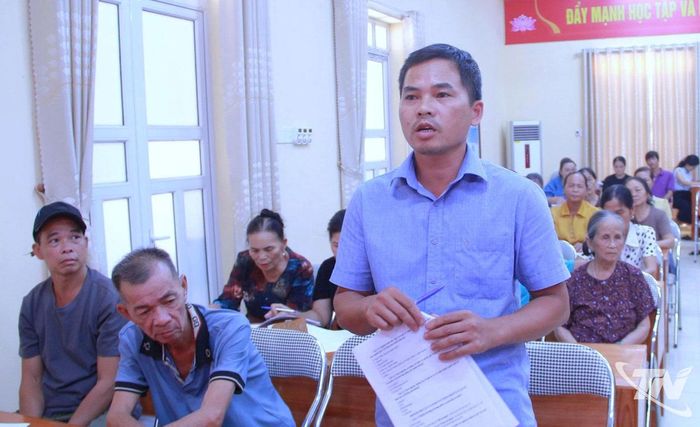 Người dân nêu ý kiến tại Hội nghị.