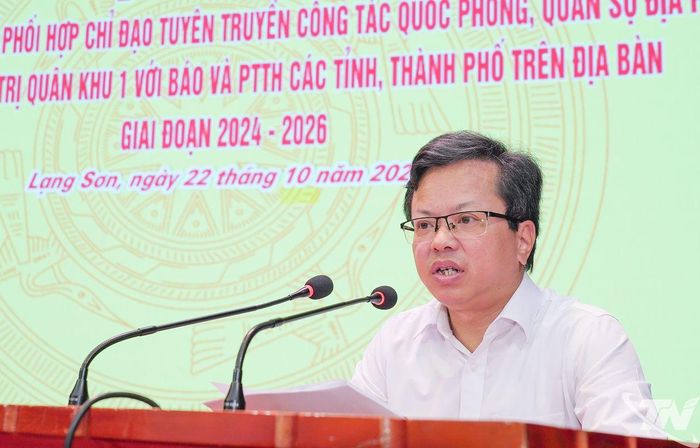 Đại diện Báo và Phát thanh, Truyền hình Bắc Ninh trình bày tham luận.