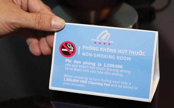 Chế tài quy định rõ nếu khách vi phạm hút thuốc lá trong phòng khách sạn.