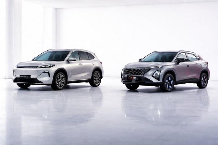 Giá xăng tăng khiến xe hybrid trở thành lựa chọn được nhiều người quan tâm nhờ khả năng tiết kiệm nhiên liệu