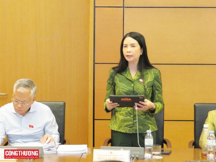 Đại biểu Trần Lan Phương, Đoàn ĐBQH tỉnh Lạng Sơn cho rằng, phải xác định trách nhiệm của chủ đầu tư và đơn vị phân phối bất động sản căn cứ vào hành vi thực tế.
