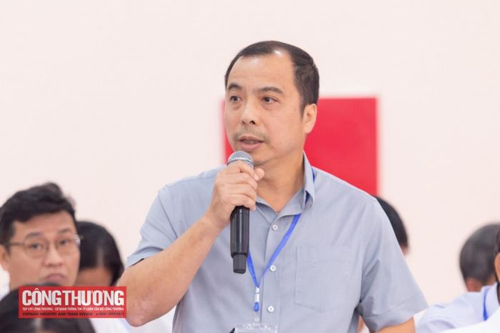 Ông Nguyễn Sơn Hải - Phó Tổng Giám đốc Tập đoàn Điện lực Việt Nam (EVN) phát biểu tại Hội nghị