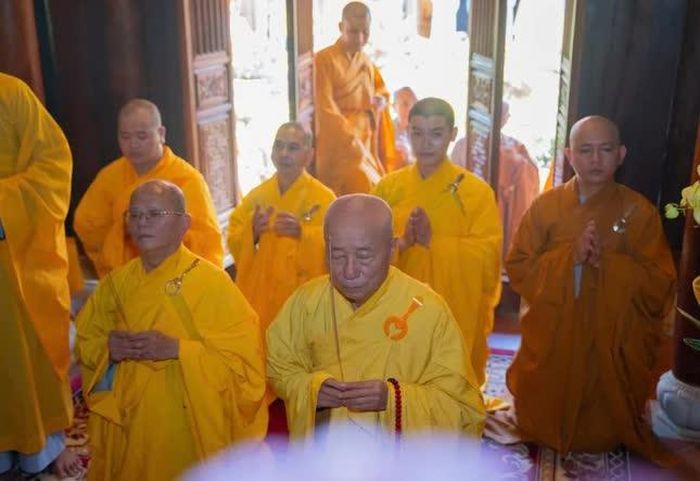 Dâng hương tưởng niệm những đóng góp của Hòa thượng Thích Long Trí đối với Phật giáo Quảng Nam - Đà Nẵng
