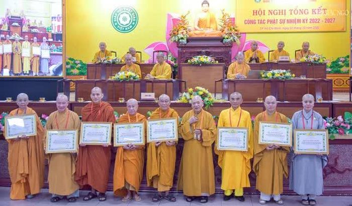 Trung ương Giáo hội tặng Bằng Tuyên dương công đức đến các phân ban trực thuộc Ban Từ thiện xã hội Trung ương