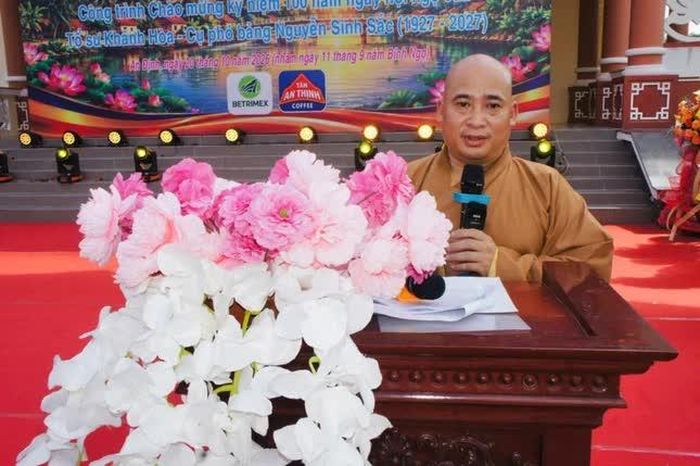  Đại đức Thích Trí Thuận phát biểu tại lễ khởi công