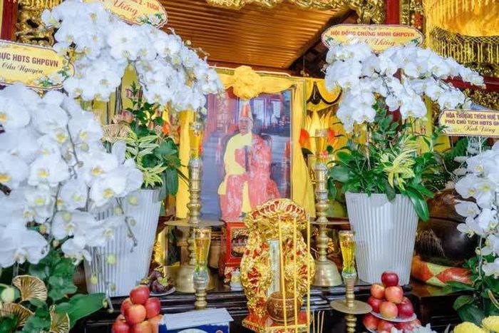 Giác linh đường Trưởng lão Hòa thượng Thích Huệ Thông