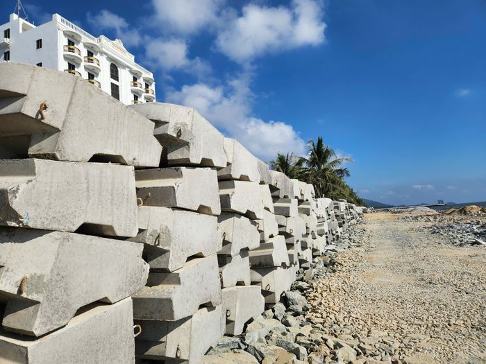 Ông Nguyễn Văn Tuấn, Phó Giám đốc Công ty TNHH Hoàng Tuấn, đơn vị thi công dự án, cho biết sau hơn 3 tháng triển khai, công trình đã đạt khoảng 30% khối lượng.