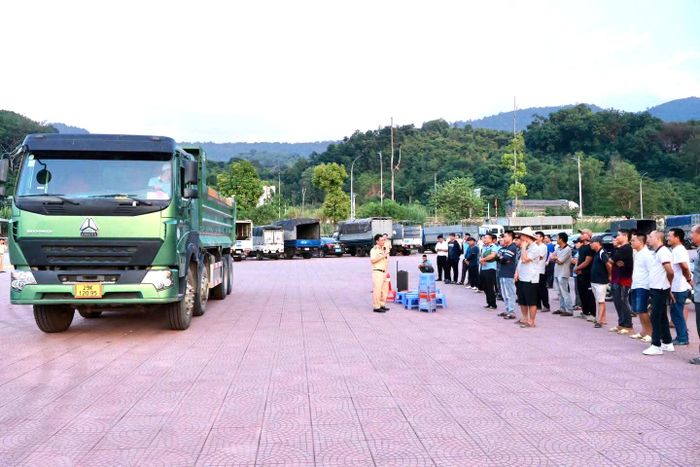 Sau buổi tuyên truyên, các lái xe được kiểm tra, đánh giá nhận thức, hướng tới xây dựng văn hóa giao thông an toàn, nâng cao trách nhiệm của doanh nghiệp và người lái xe.