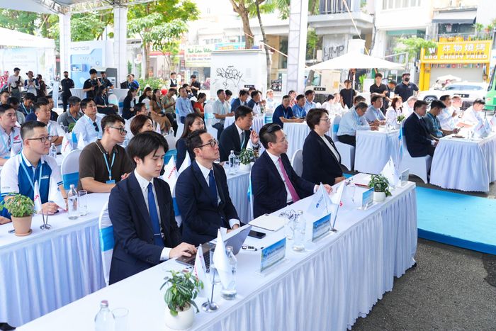 Các đại biểu tham dự lễ phát động.