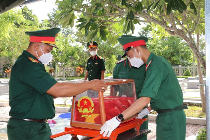 Ban Chỉ đạo 515 tỉnh Vĩnh Long đã hoàn thành lấy 4.490 mẫu hài cốt liệt sĩ chưa có thông tin tại 20 nghĩa trang liệt sĩ.
