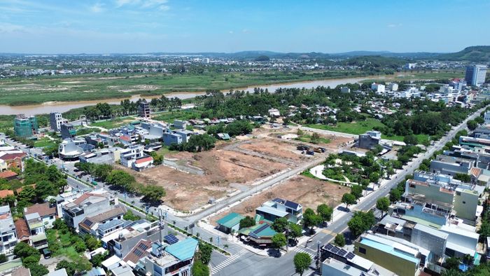 Dự án Công viên Thạch Bích đang tập trung bố trí tái định cư, thi công tại các vị trí đã có mặt bằng (Ảnh: Lê Danh).