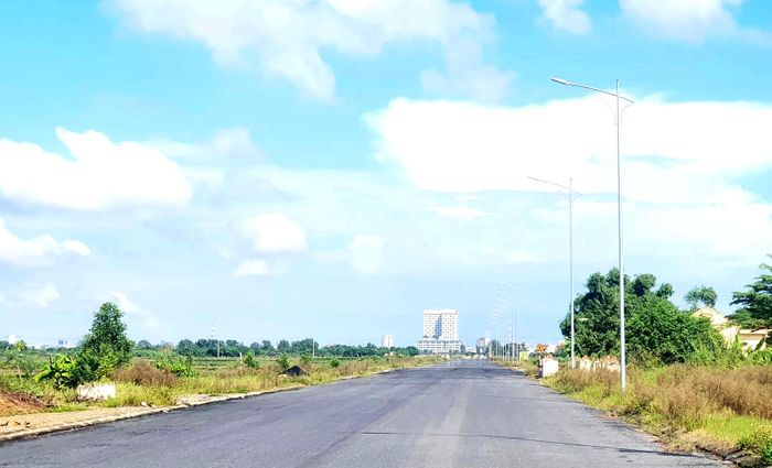 Gói thầu xây lắp của dự án tuyến đường Phú Hải - Lương Ninh hiện tiến độ hiện trường đạt 84% giá trị hợp đồng.