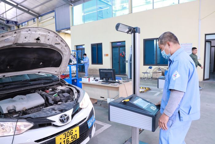 Dự thảo đề xuất mở rộng phạm vi kiểm tra đối với tất cả đèn sương mù phía trước, bao gồm cả nguyên bản và trường hợp lắp thêm (ảnh minh họa).