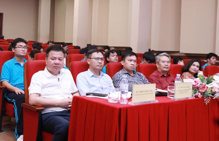 Các đại biểu tham dự lễ phát động cuộc thi viết “Người mở đường số nơi bản làng” năm 2026.