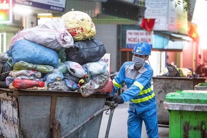  Sáng 22/10, Thường trực HĐND thành phố Hà Nội tổ chức phiên chất vấn về lĩnh vực môi trường. 