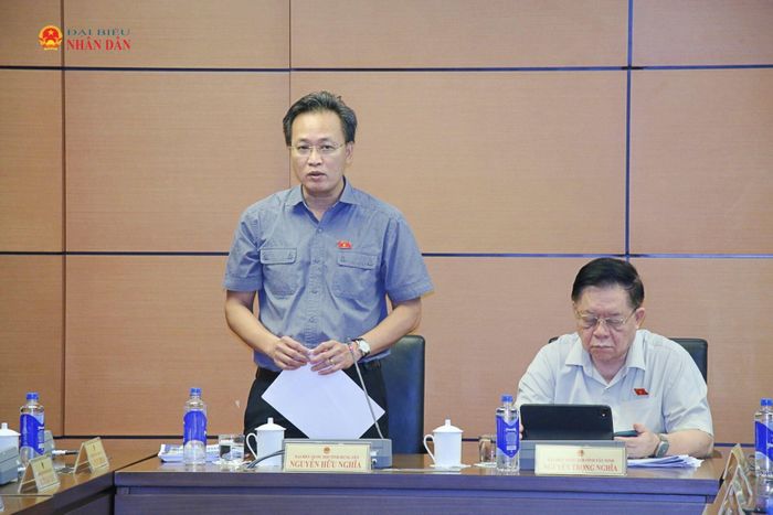 ĐBQH Nguyễn Hữu Nghĩa (Hưng Yên) phát biểu. Ảnh: Đắc Trường
